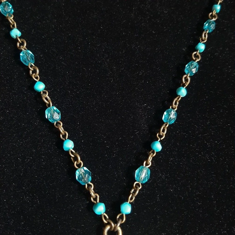 Beautiful Southwestern Pendant with Abalone Shell Texture on a Beaded Chain - Picture 4 of 5